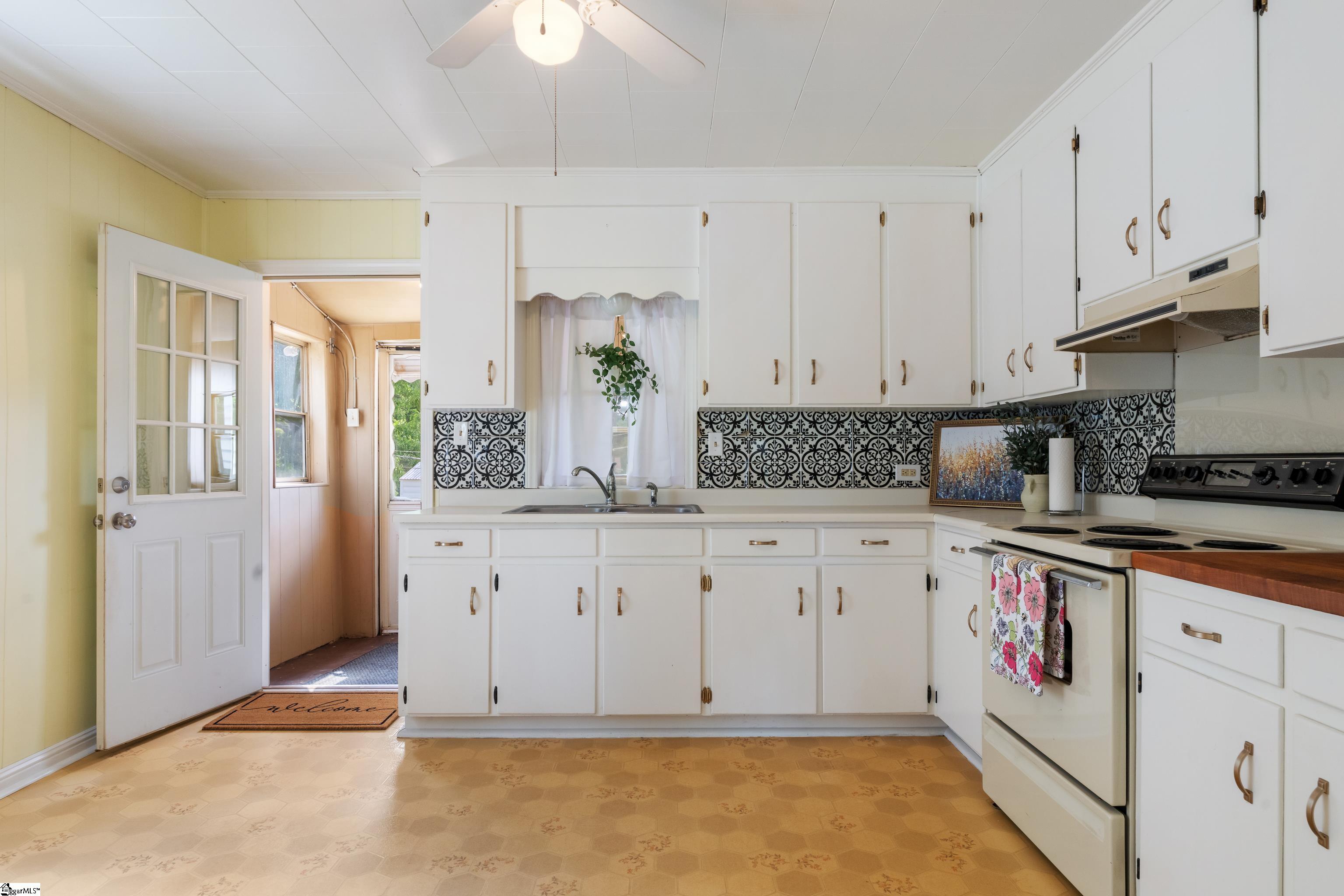 458 Madden Road Clinton, SC 29325 - Photo 7 of 24