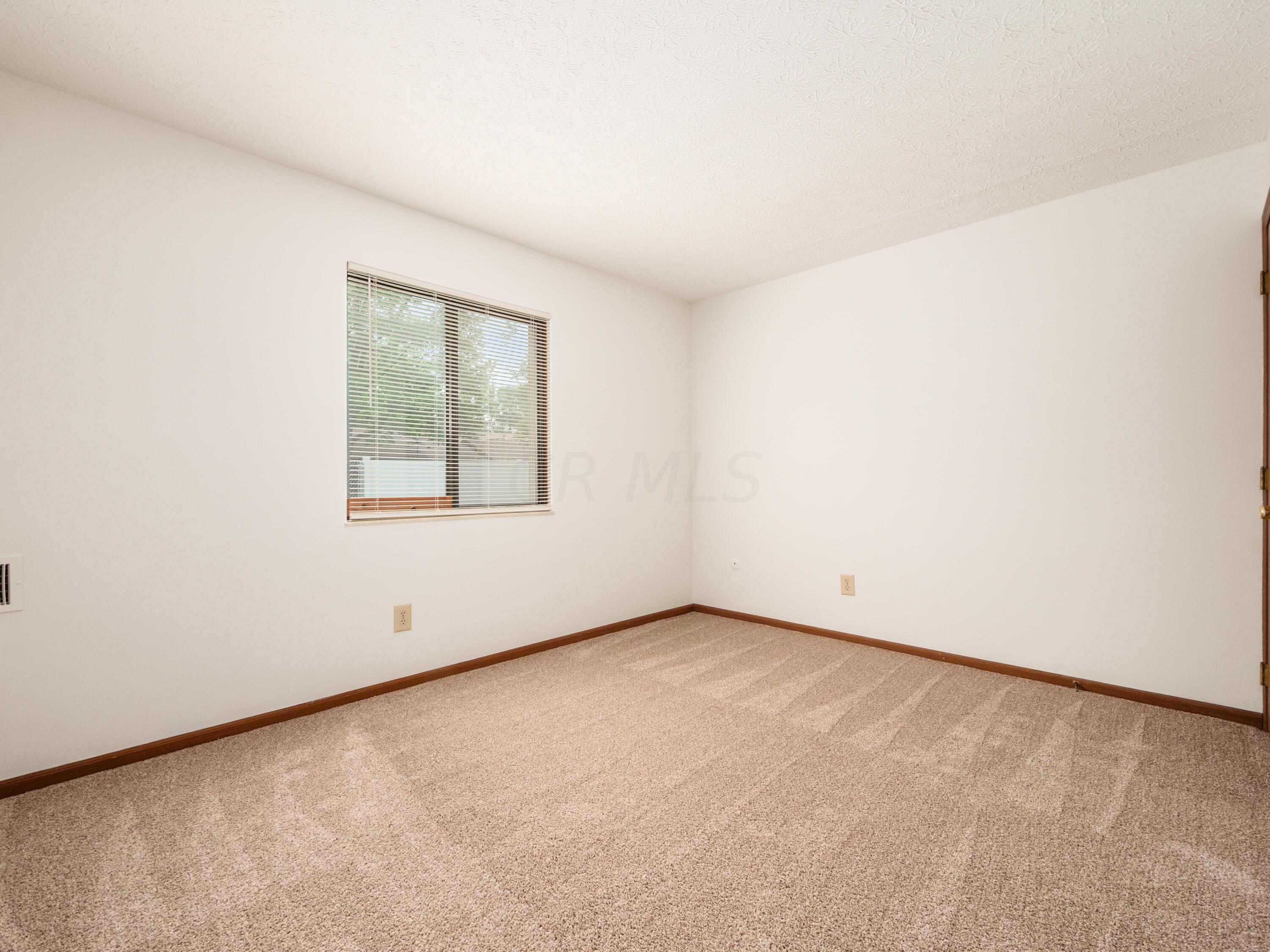 4117 Karl Road, Unit 106 Columbus, OH 43224 - Photo 11 of 18 N_4117_Karl_Rd_012