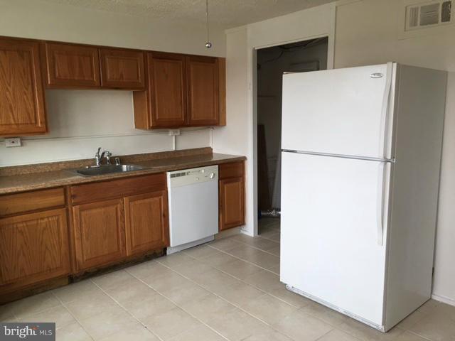 3169 Kessler Road Halethorpe, MD 21227 - Photo 6 of 15 Kitchen