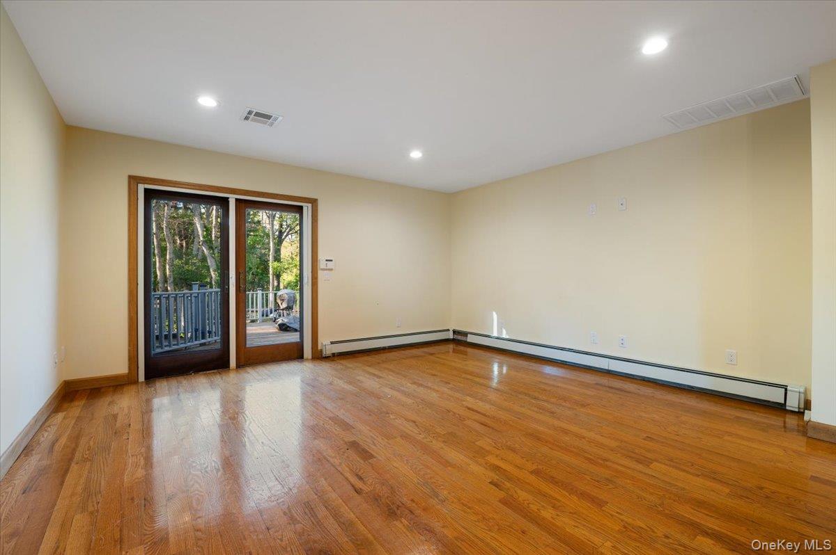 151 Seaman Neck Road Dix Hills, NY 11746 - Photo 15 of 35