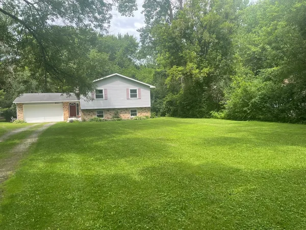 $367,900 | 8421 Hickory Nut Grove Road, Cary, IL 60013