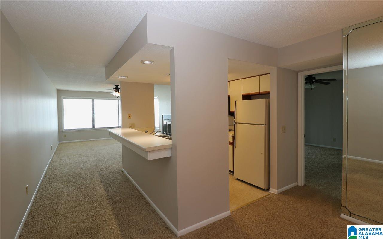112 Paradise Isle, Unit 112 Riverside, AL 35135 - Photo 4 of 37