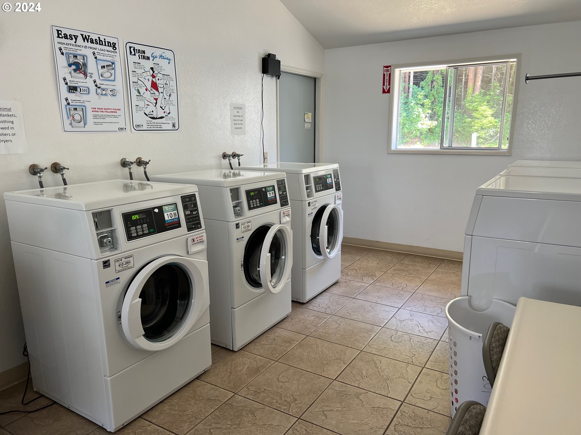 16219 Lower Harbor Road, Unit 19 Brookings, OR 97415 - Photo 38 of 39 Laundry