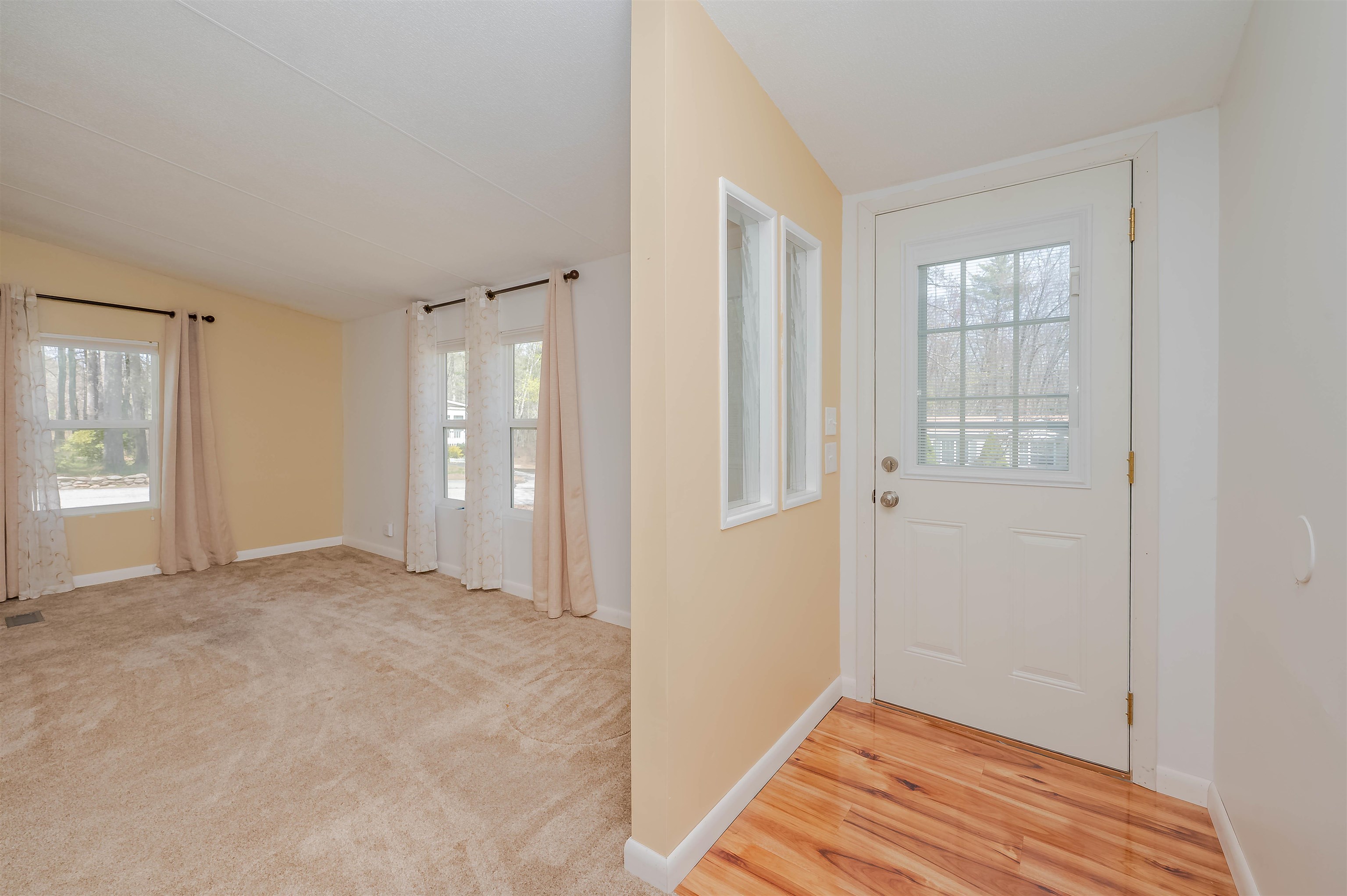 8 York Court Rochester, NH 03868 - Photo 13 of 45