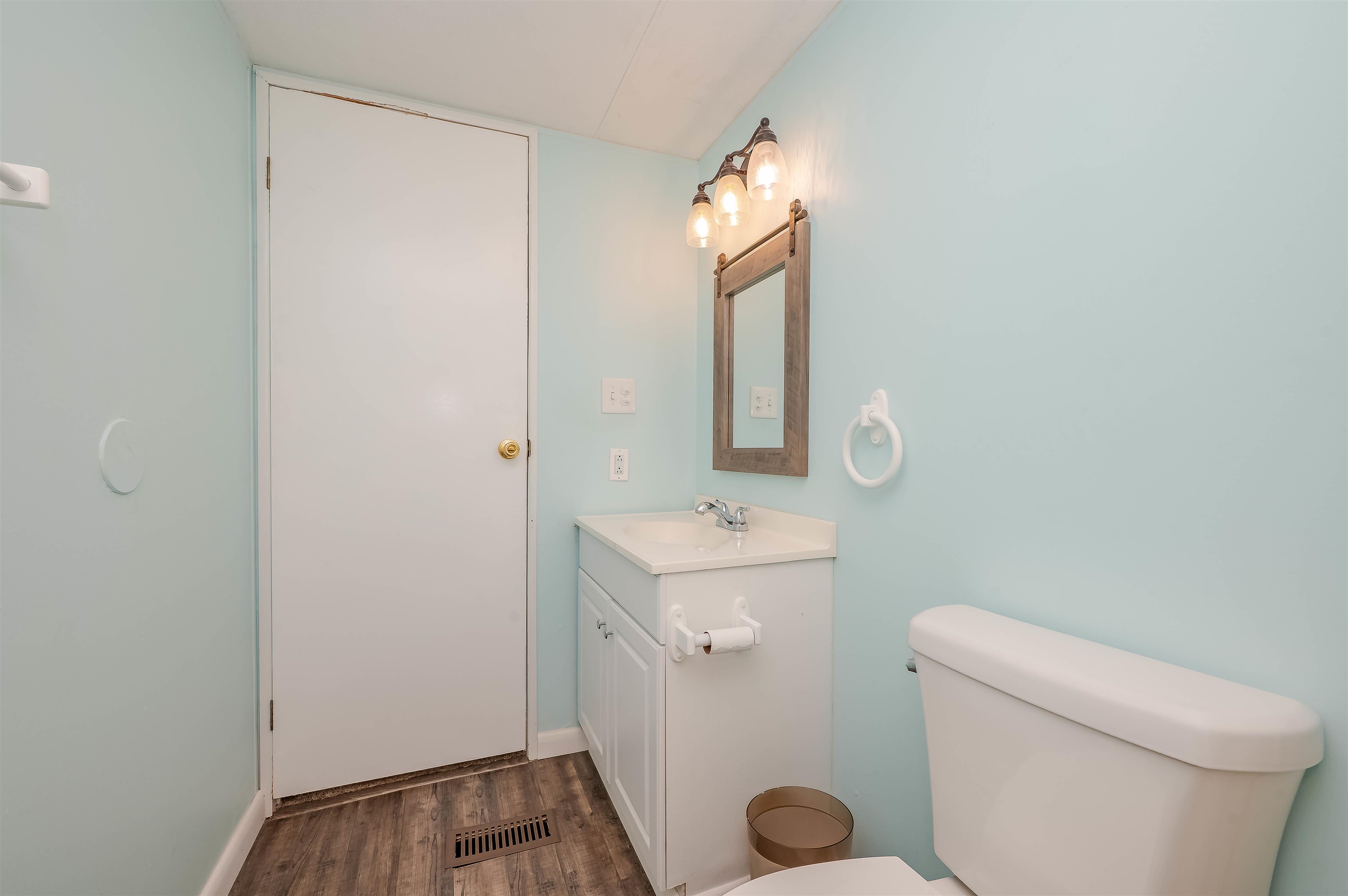 8 York Court Rochester, NH 03868 - Photo 20 of 45
