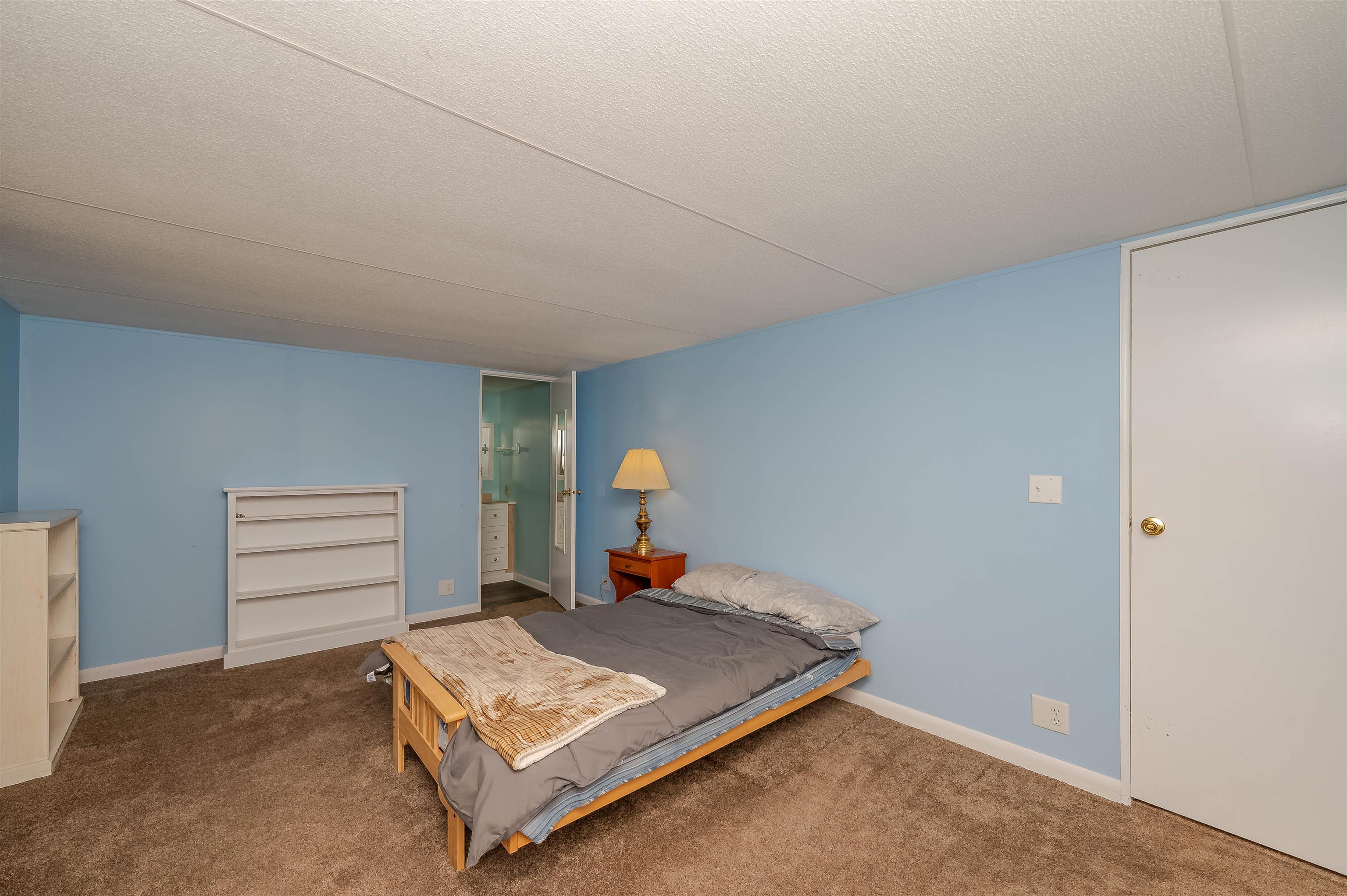 8 York Court Rochester, NH 03868 - Photo 25 of 45