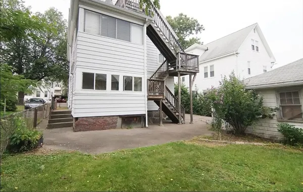 $2,500 | 155 Spruce Street, Unit 3, Watertown, MA 02472