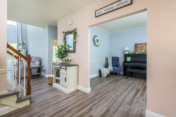 164 Summit Road Swiftwater, PA 18370 - Photo 23 of 42 a living room with furniture and a wooden floor