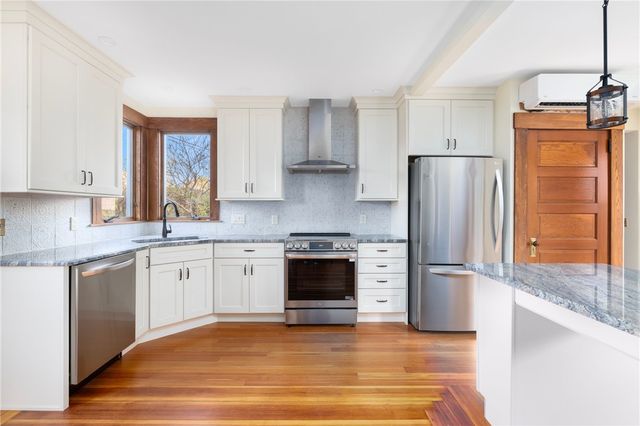 $3,800 | 630 Green End Avenue, Middletown, RI 02842