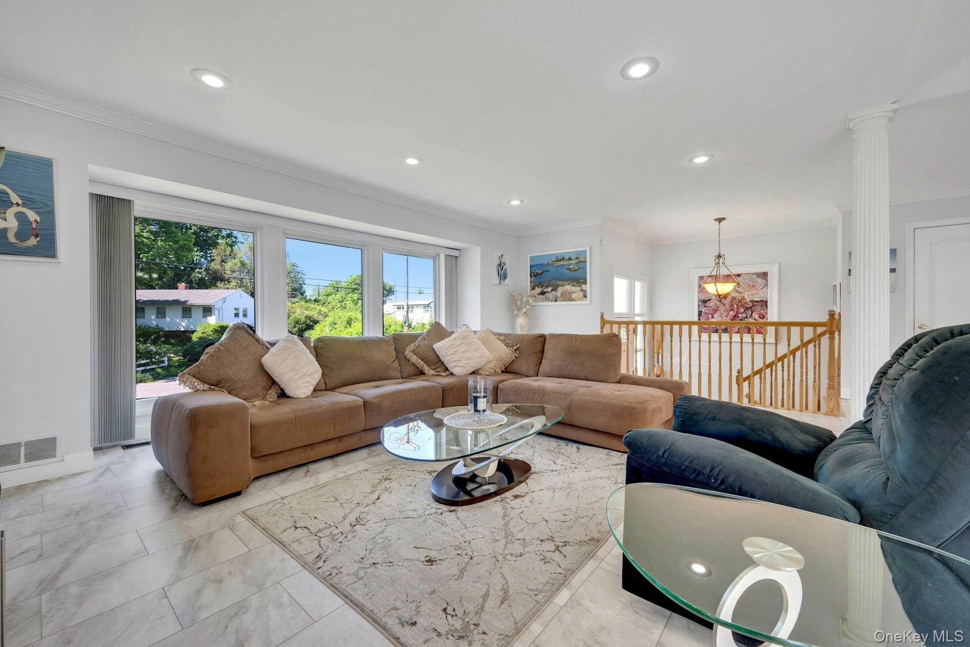101 Windsor Ovl New Rochelle, NY 10805 - Photo 3 of 48