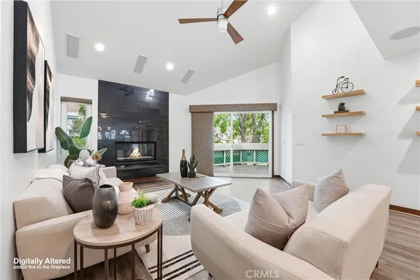 $949,000 | 19401 Sunray Lane, Unit 204, Huntington Beach, CA 92648