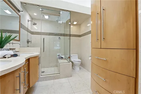 $925,000 | 19401 Sunray Lane, Unit 204, Huntington Beach, CA 92648