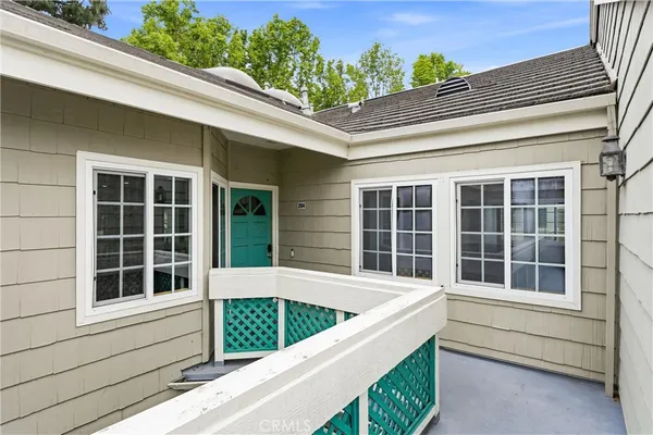 $949,000 | 19401 Sunray Lane, Unit 204, Huntington Beach, CA 92648