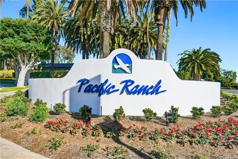 $925,000 | 19401 Sunray Lane, Unit 204, Huntington Beach, CA 92648