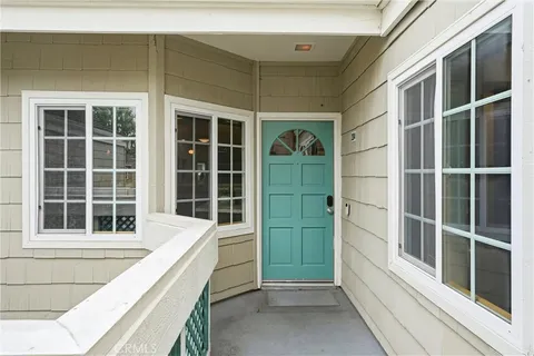 $925,000 | 19401 Sunray Lane, Unit 204, Huntington Beach, CA 92648