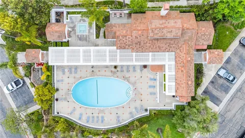 $925,000 | 19401 Sunray Lane, Unit 204, Huntington Beach, CA 92648