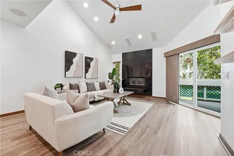 $925,000 | 19401 Sunray Lane, Unit 204, Huntington Beach, CA 92648