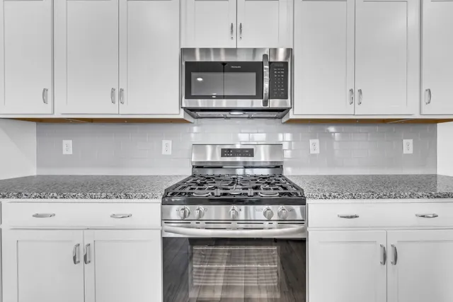 $415,990 | 1373 English Oak Drive, Clarksville, TN 37043