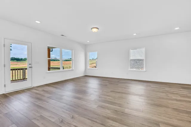 $415,990 | 1373 English Oak Drive, Clarksville, TN 37043