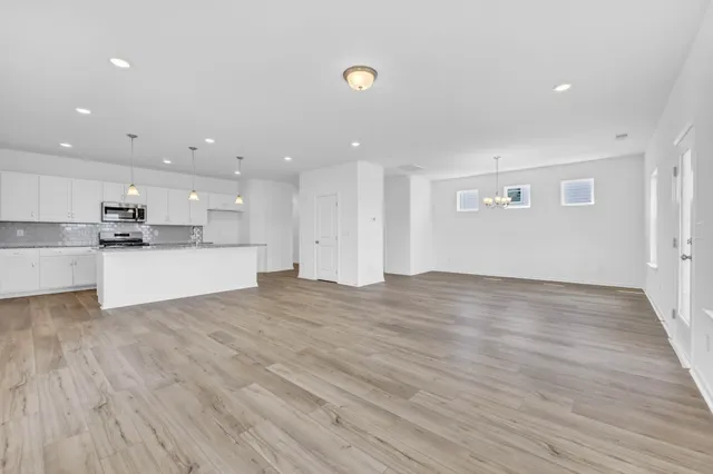 $415,990 | 1373 English Oak Drive, Clarksville, TN 37043