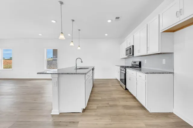 $415,990 | 1373 English Oak Drive, Clarksville, TN 37043