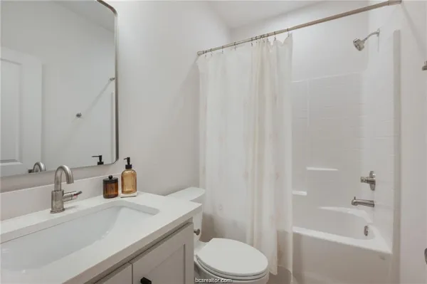 $3,400 | 216 Richards Street, College Station, TX 77840