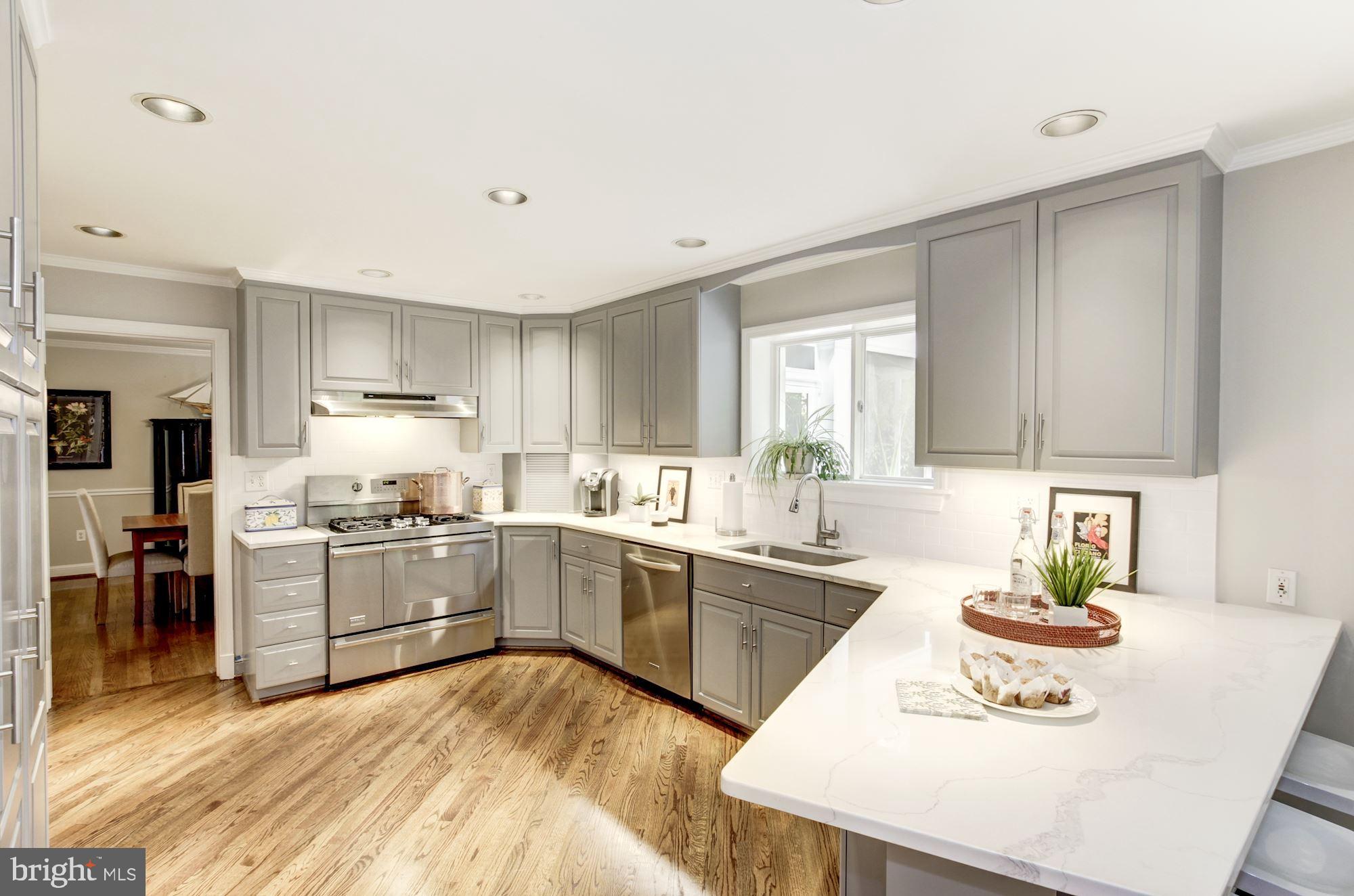 5117 Baltan Road Bethesda, MD 20816 - Photo 7 of 51 Kitchen/Breakfast Bar
