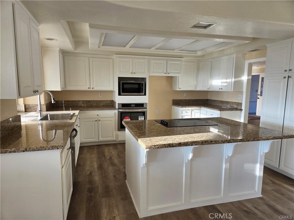 19345 Oneida Road Apple Valley, CA 92307 - Photo 2 of 17