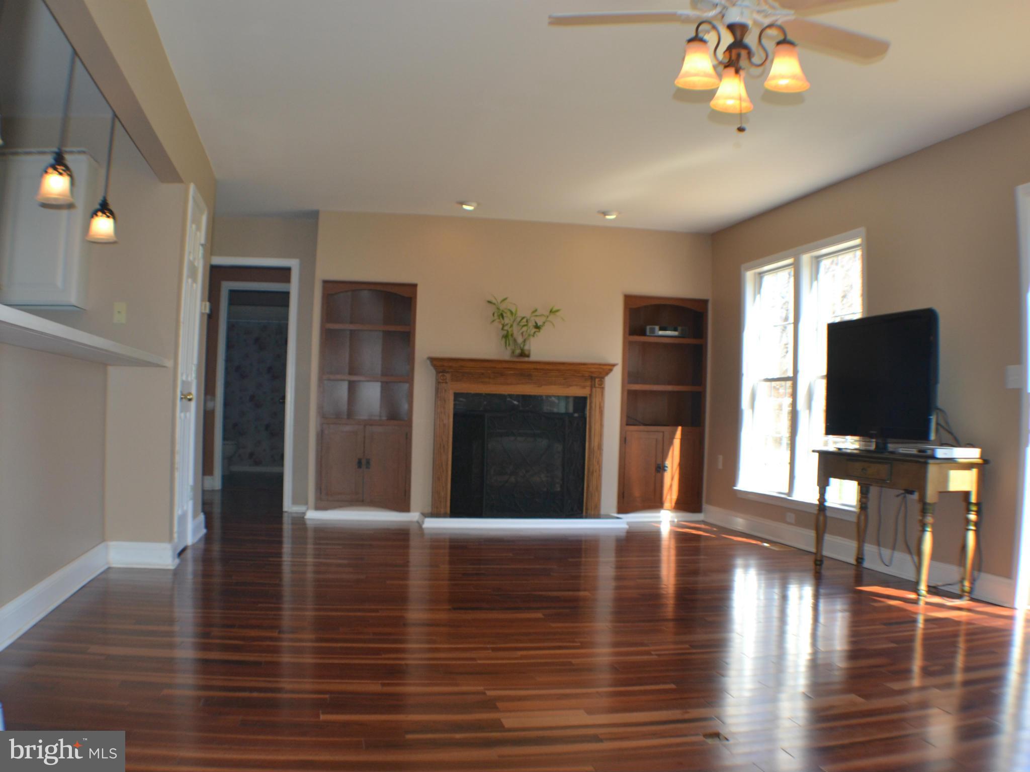 1513 Norman Road Chester, MD 21619 - Photo 8 of 30 Living Room