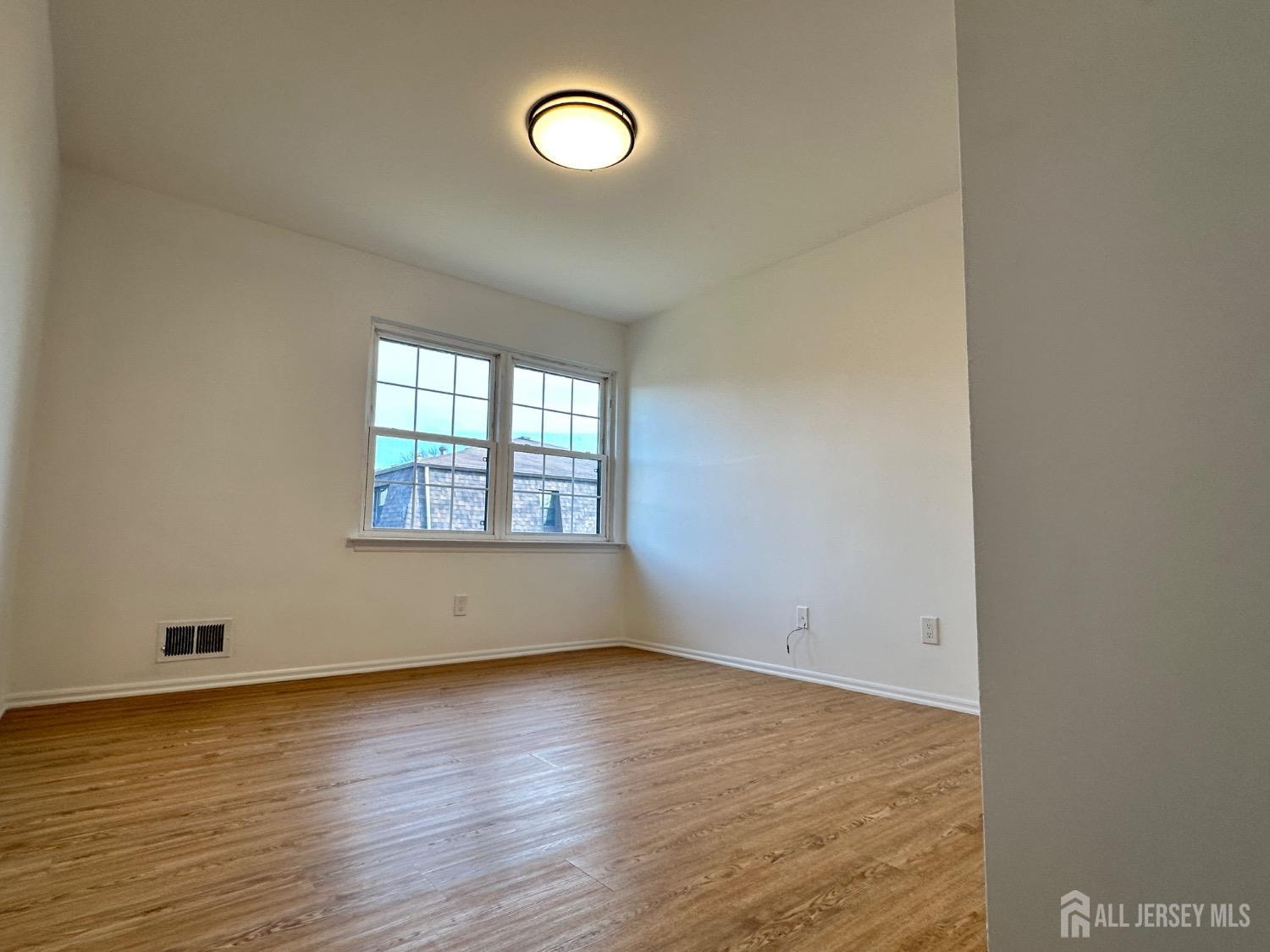 299 Alpine Way, Unit C Woodbridge, NJ 07095 - Photo 11 of 18