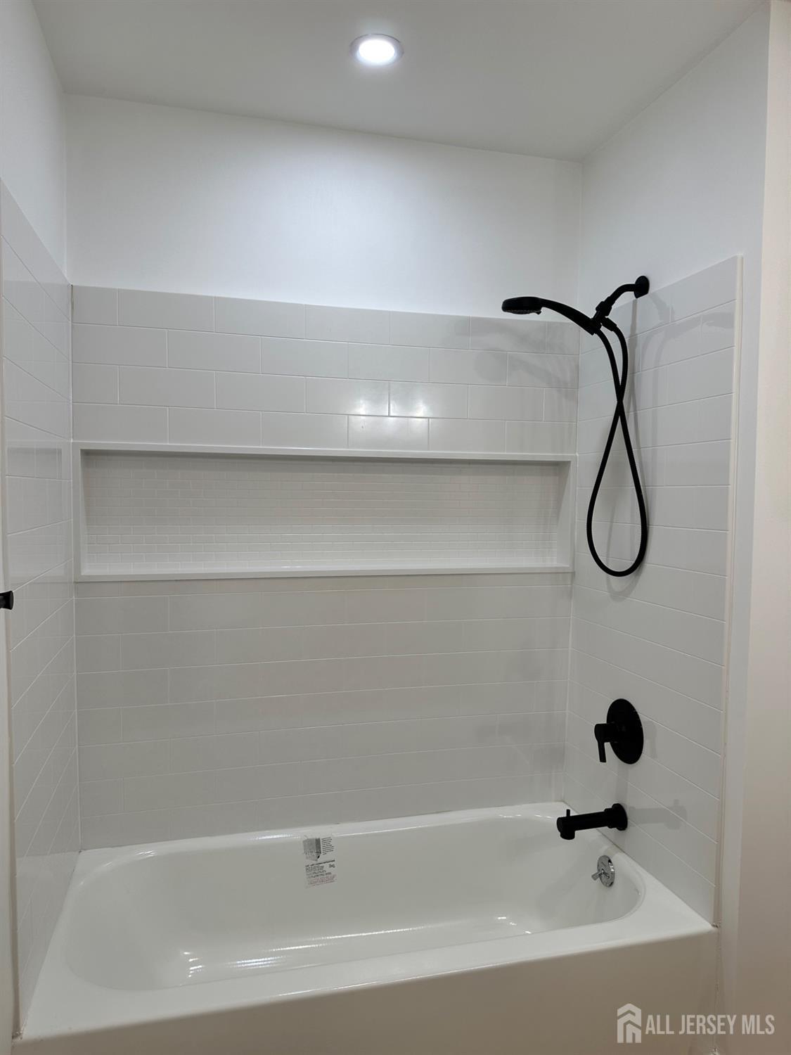 299 Alpine Way, Unit C Woodbridge, NJ 07095 - Photo 14 of 18