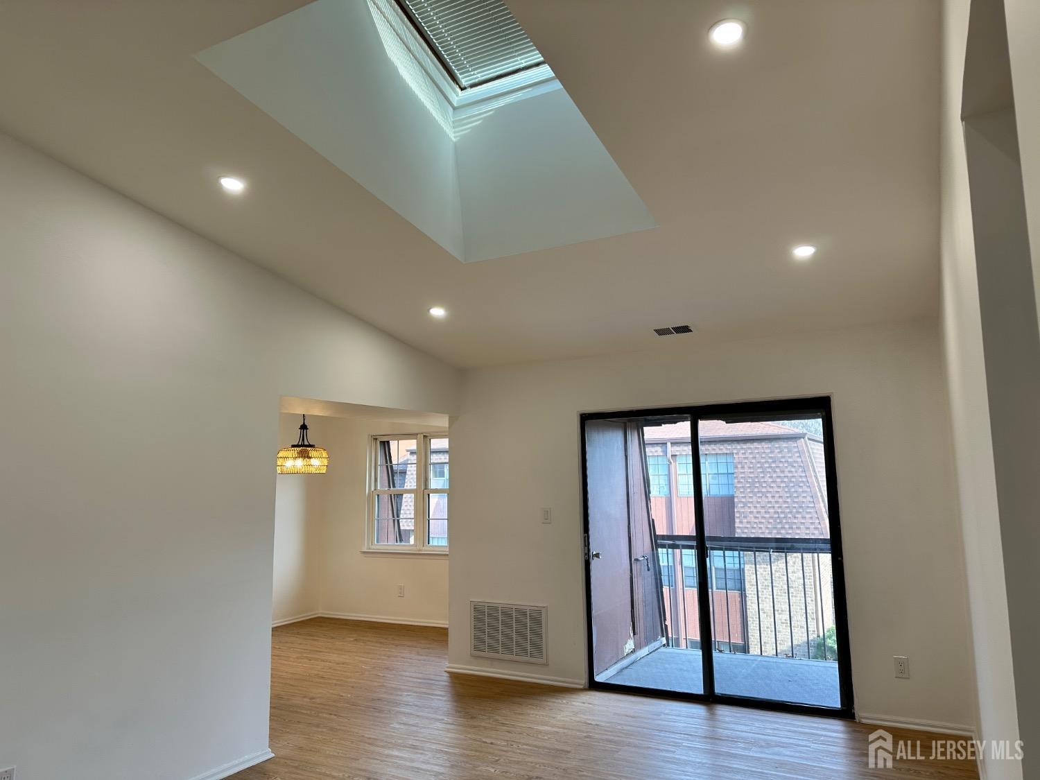 299 Alpine Way, Unit C Woodbridge, NJ 07095 - Photo 16 of 18