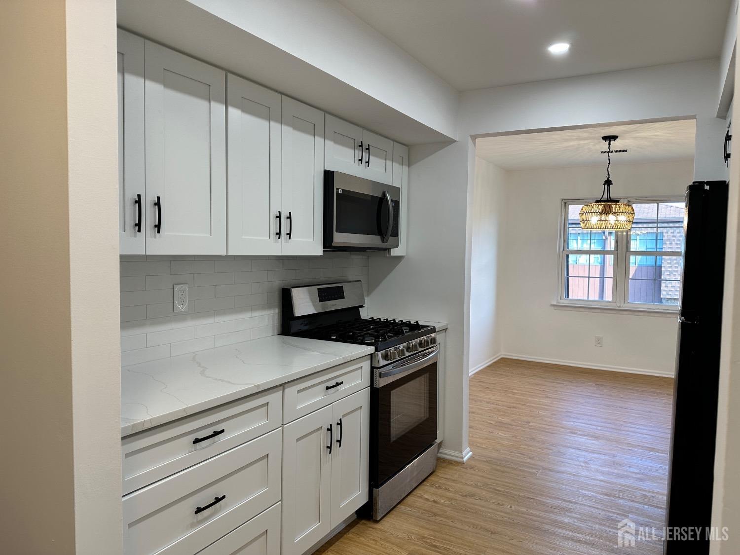 299 Alpine Way, Unit C Woodbridge, NJ 07095 - Photo 3 of 18