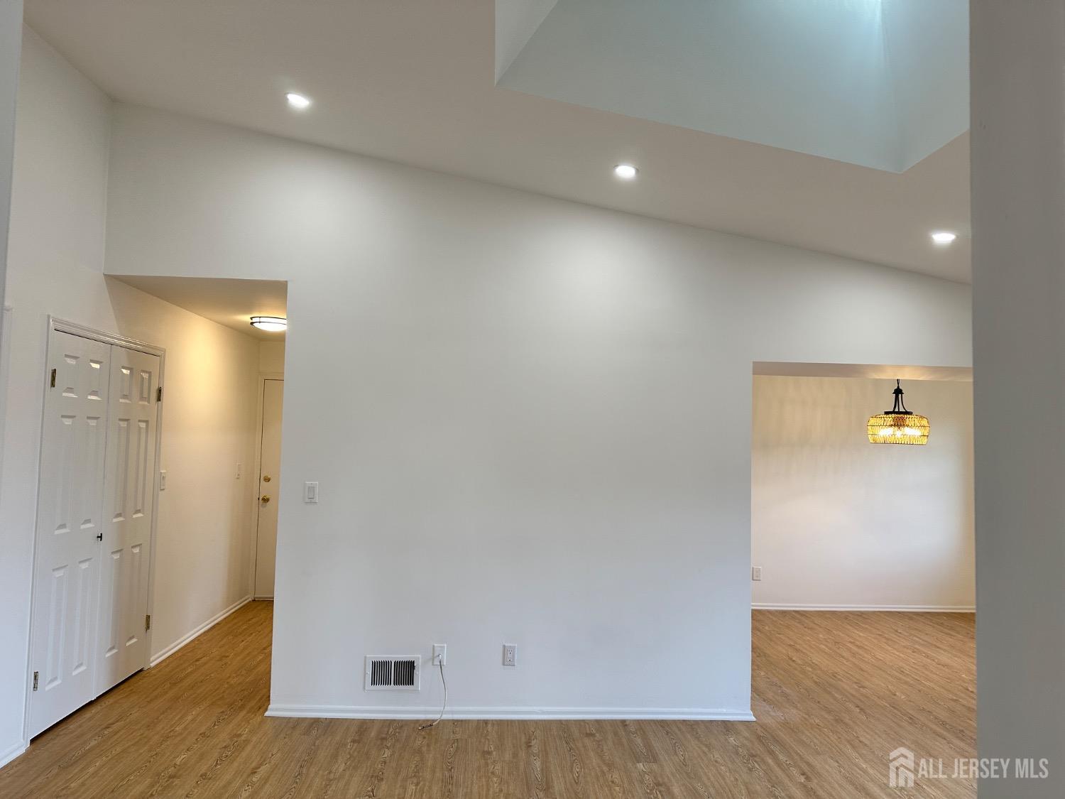 299 Alpine Way, Unit C Woodbridge, NJ 07095 - Photo 5 of 18