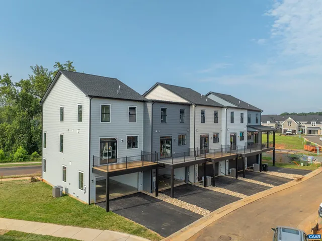 $399,900 | 19 D Wardell Crest, Charlottesville, VA 22902