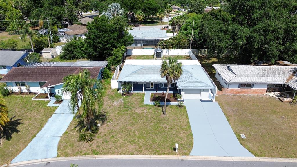 2451 Rutland Lane Clearwater, FL 33763 - Photo 5 of 45