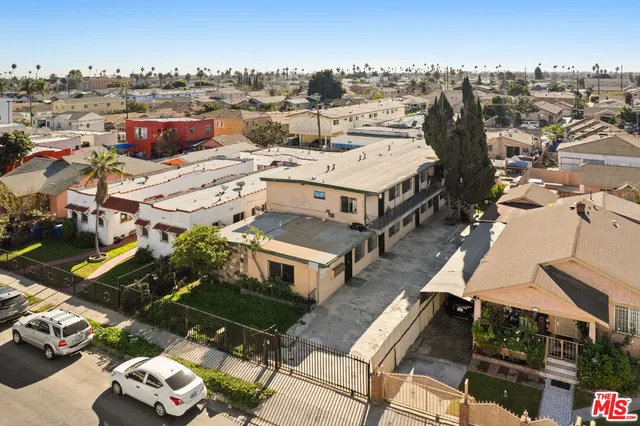 a picture of city view