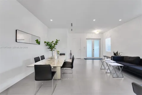 $8,000 | 3055 Carter Street, Unit 3055, Miami, FL 33133