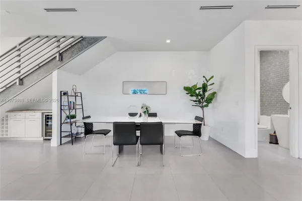 $8,000 | 3055 Carter Street, Unit 3055, Miami, FL 33133