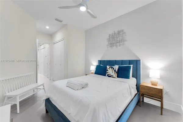 $8,000 | 3055 Carter Street, Unit 3055, Miami, FL 33133