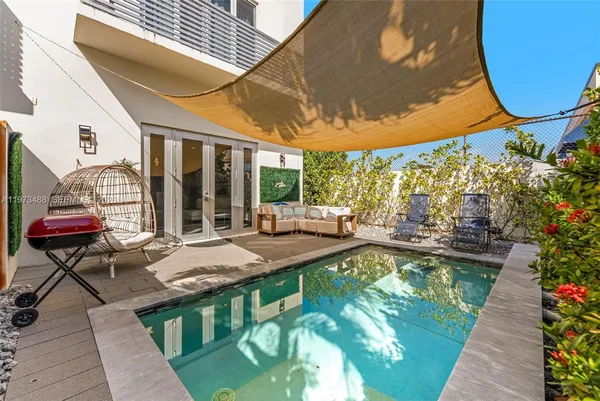 $8,000 | 3055 Carter Street, Unit 3055, Miami, FL 33133