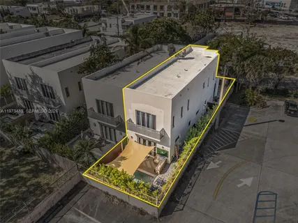 $8,000 | 3055 Carter Street, Unit 3055, Miami, FL 33133