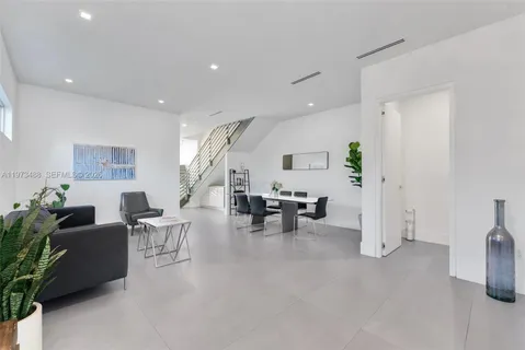 $8,000 | 3055 Carter Street, Unit 3055, Miami, FL 33133