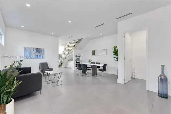 $8,000 | 3055 Carter Street, Unit 3055, Miami, FL 33133