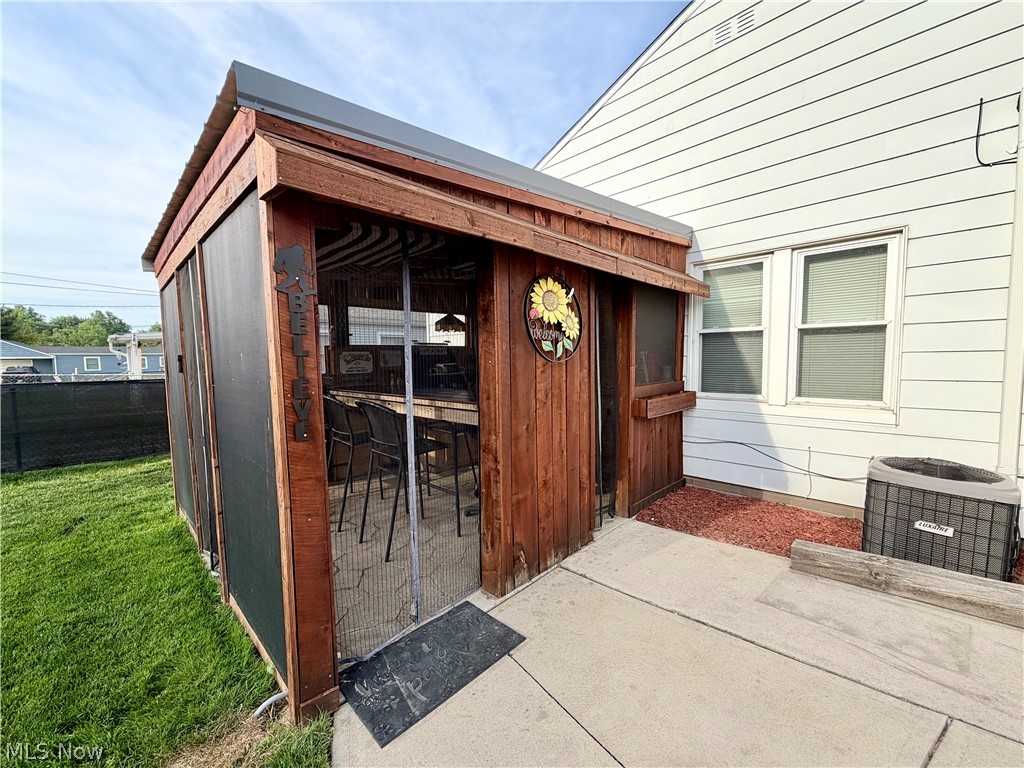 32125 Densmore Road Willowick, OH 44095 - Photo 20 of 23 Outdoor structure