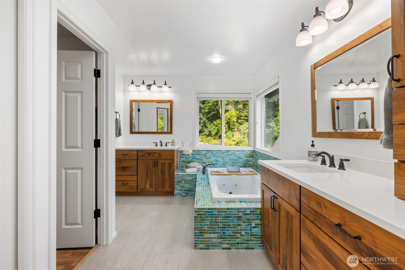 6817 Picnic Point Road Edmonds, WA 98026 - Photo 16 of 40 Gallery Image 16