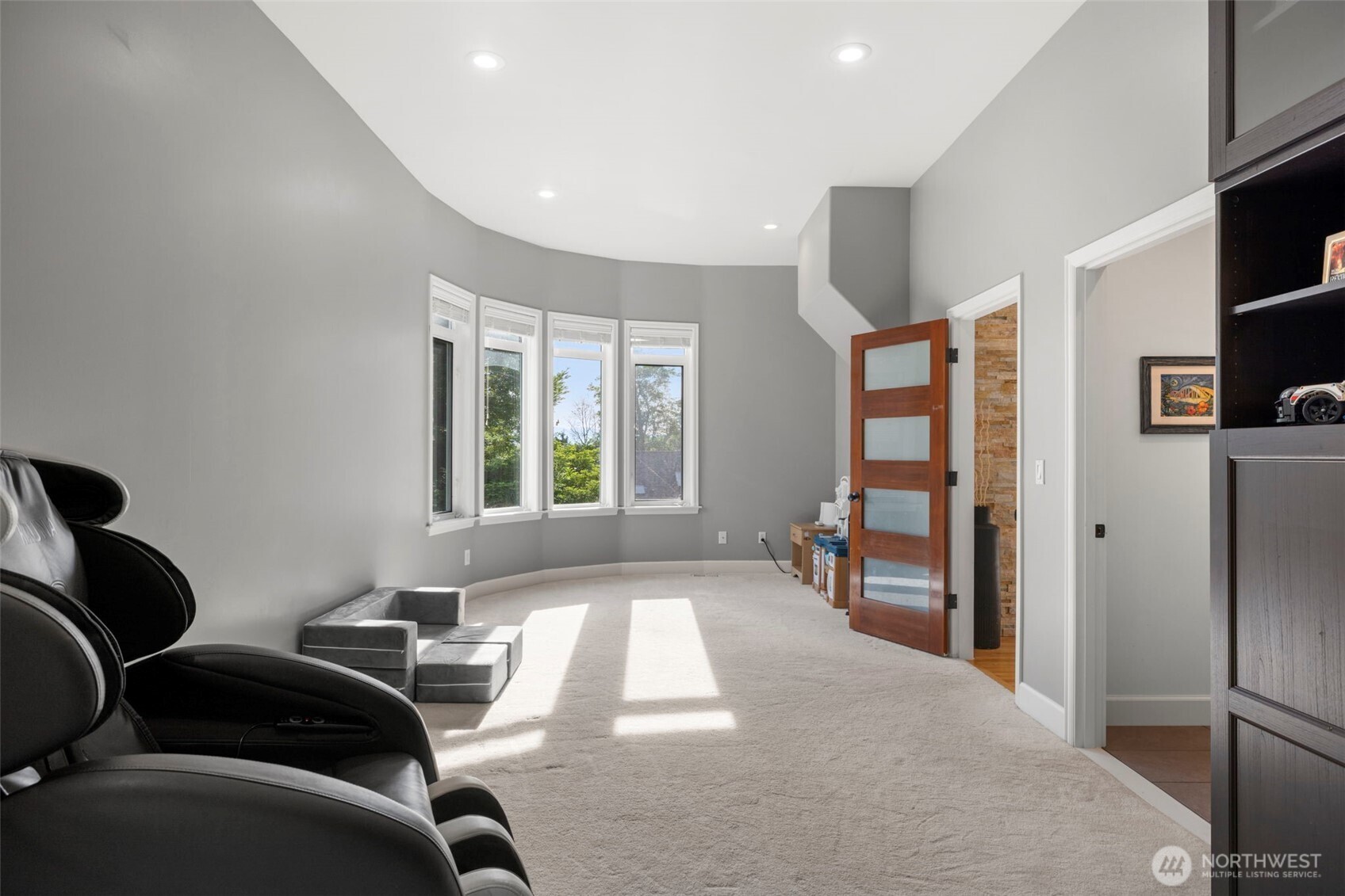 6817 Picnic Point Road Edmonds, WA 98026 - Photo 28 of 40 Gallery Image 28