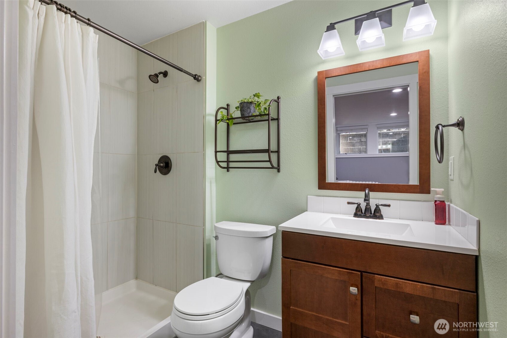 6817 Picnic Point Road Edmonds, WA 98026 - Photo 30 of 40 Gallery Image 30