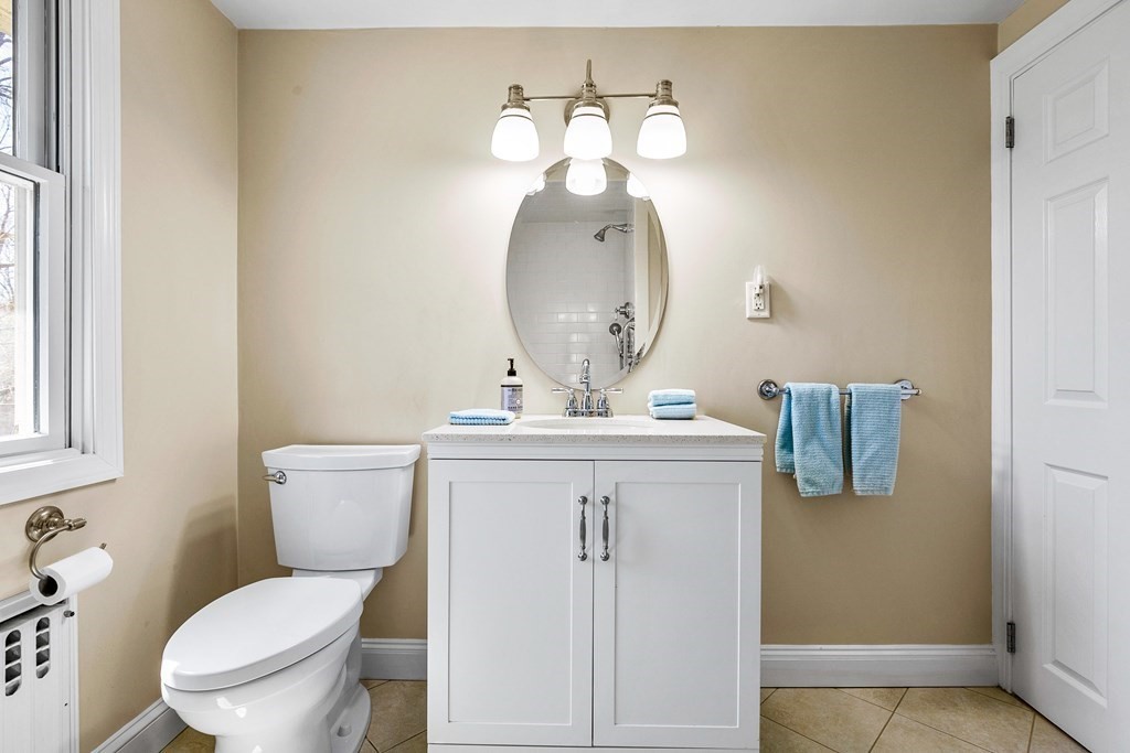 317 Gannett Road Scituate, MA 02066 - Photo 21 of 34 Gallery Image 21