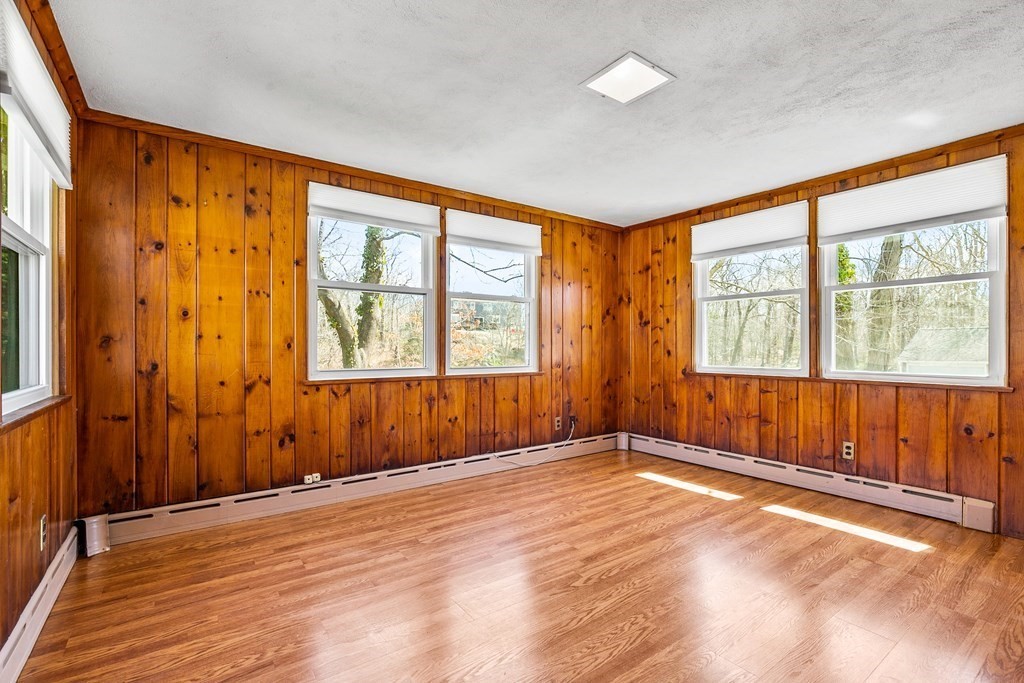 317 Gannett Road Scituate, MA 02066 - Photo 10 of 34 Gallery Image 10